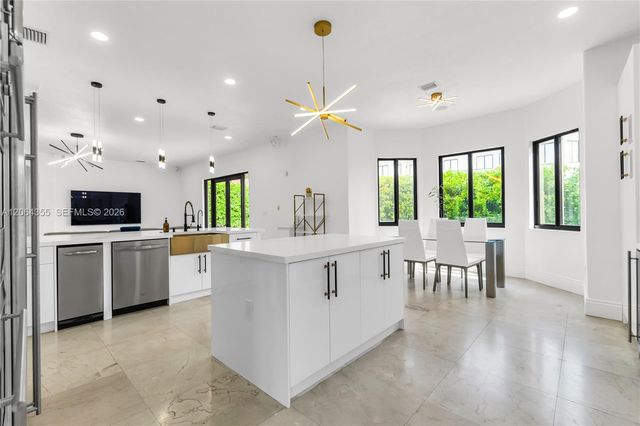 7965 SW 195th St, Cutler Bay, FL 33157