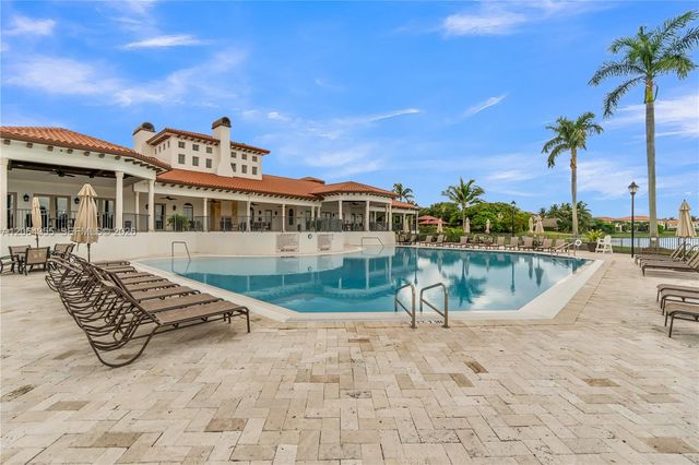 7965 SW 195th St, Cutler Bay, FL 33157
