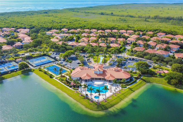 7965 SW 195th St, Cutler Bay, FL 33157