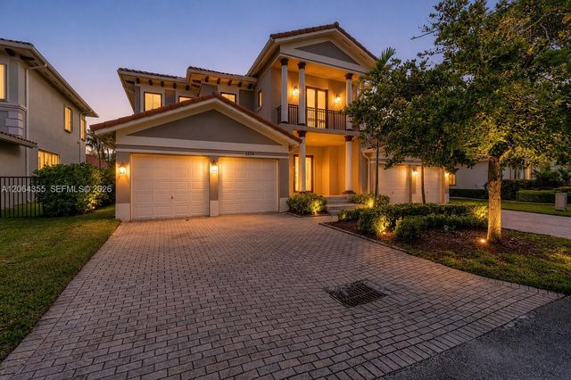 7965 SW 195th St, Cutler Bay, FL 33157