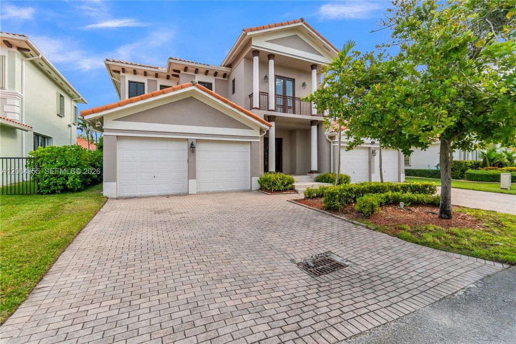 7965 SW 195th St, Cutler Bay, FL 33157