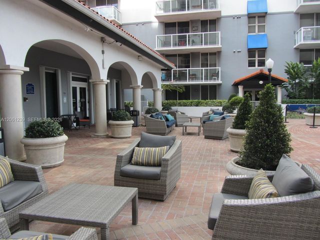 5077 NW 7 1211, Miami, FL 33126