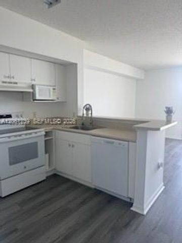 5077 NW 7 1211, Miami, FL 33126