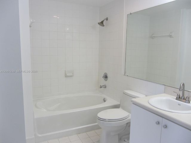 5077 NW 7 1211, Miami, FL 33126