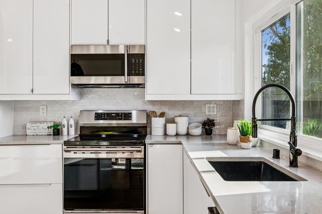 9829 Davona Dr, San Ramon, CA 94583