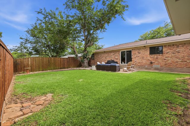1289 S Waco Street, Van Alstyne, TX 75495