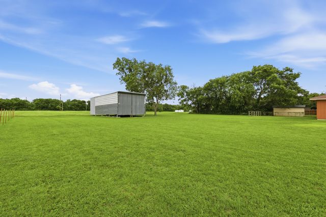 1289 S Waco Street, Van Alstyne, TX 75495