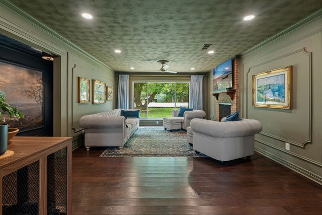 1289 S Waco Street, Van Alstyne, TX 75495