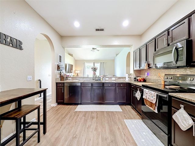 8230 WOODVINE CIRCLE, Lakeland, FL 33810