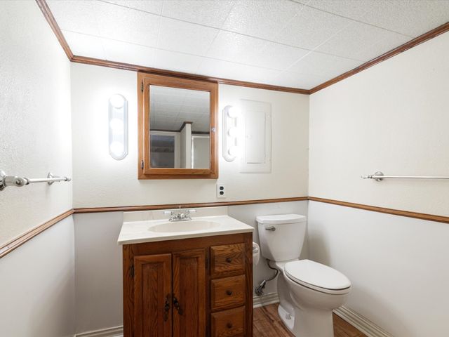 402 S Clay Street, Ennis, TX 75119