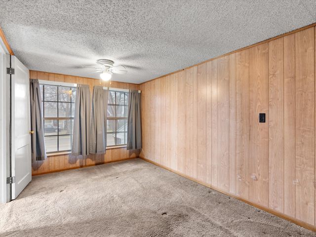402 S Clay Street, Ennis, TX 75119