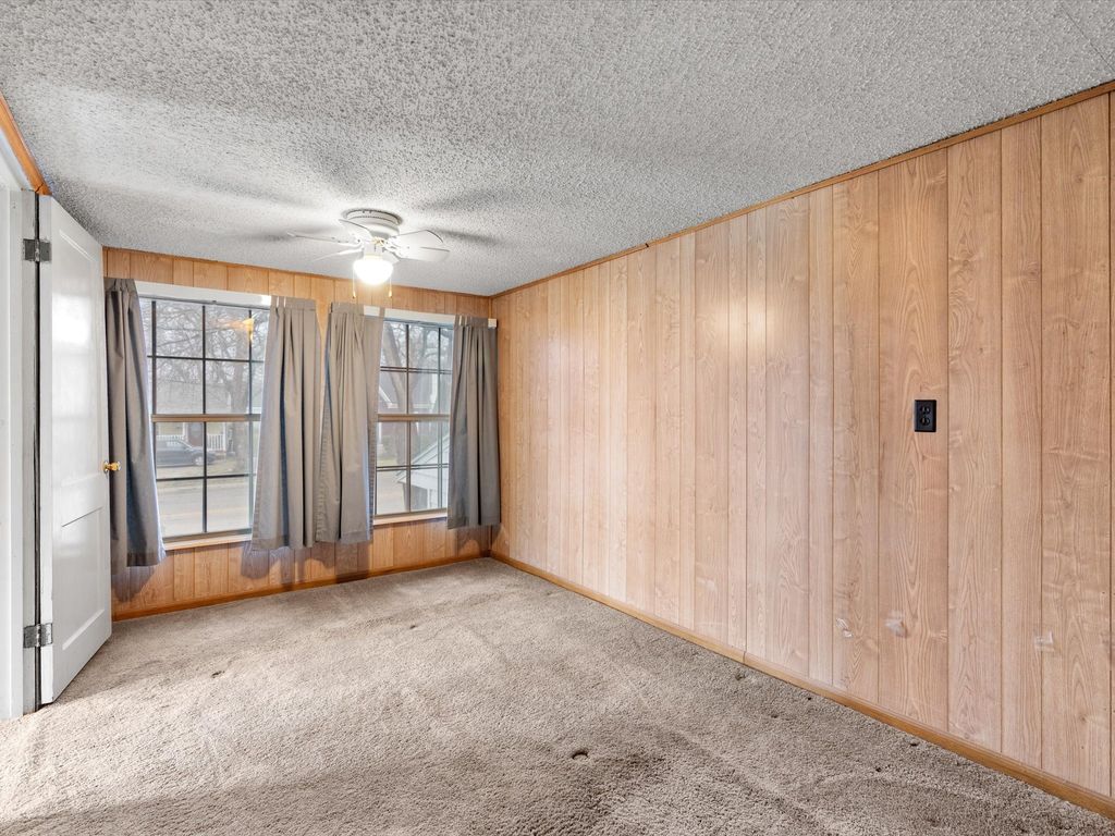 property-img