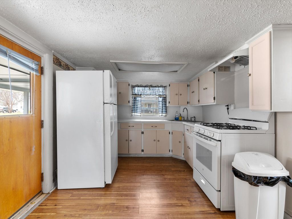 property-img
