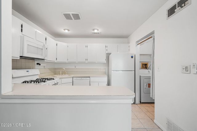 8 Lafayette Court, North Brunswick, NJ 08902