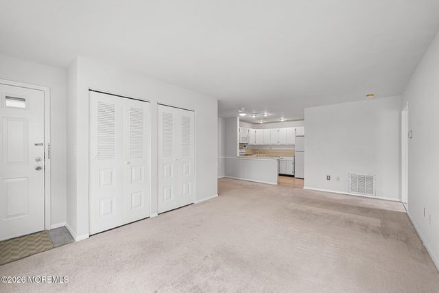 8 Lafayette Court, North Brunswick, NJ 08902