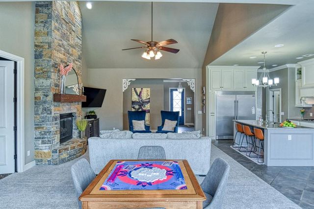 2233 War Eagle Lane, Yukon, OK 73099