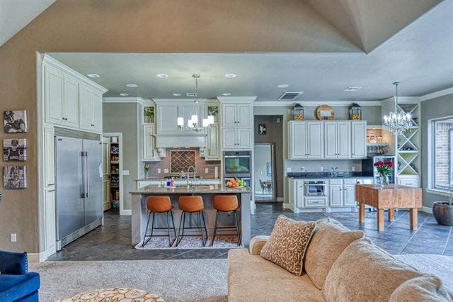 2233 War Eagle Lane, Yukon, OK 73099