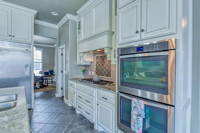 2233 War Eagle Lane, Yukon, OK 73099