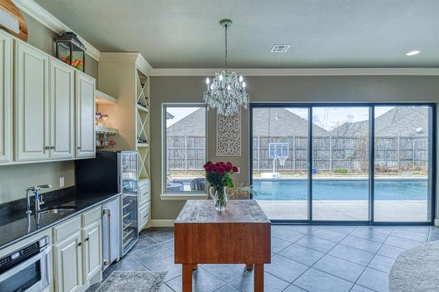 2233 War Eagle Lane, Yukon, OK 73099