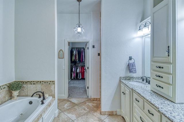 2233 War Eagle Lane, Yukon, OK 73099