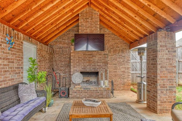 2233 War Eagle Lane, Yukon, OK 73099