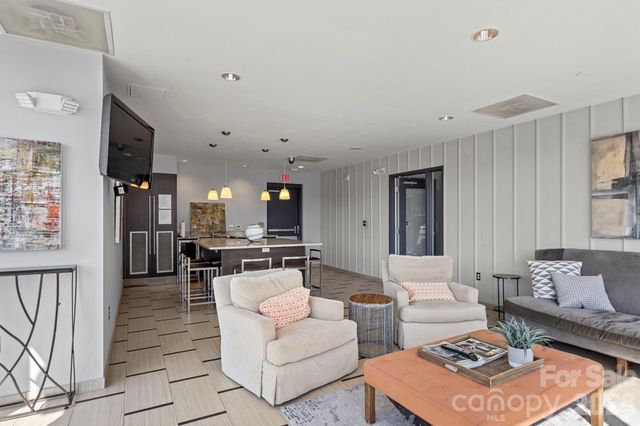 1133 Metropolitan Avenue 619, Charlotte, NC 28204