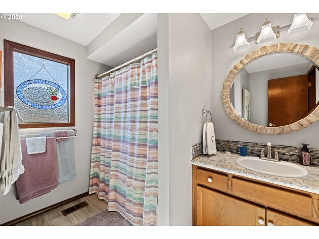 2112 Ne 158TH Ave, Portland, OR 97230