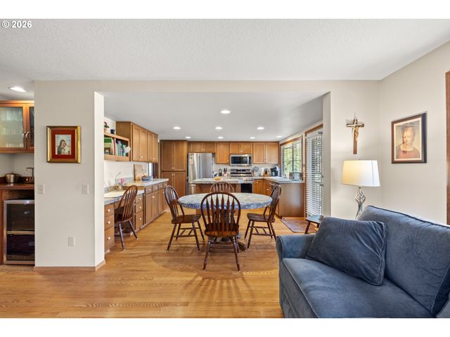 2112 Ne 158TH Ave, Portland, OR 97230