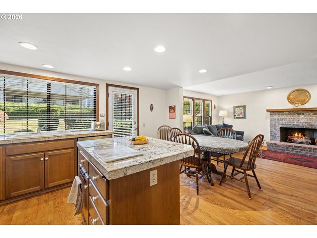 2112 Ne 158TH Ave, Portland, OR 97230