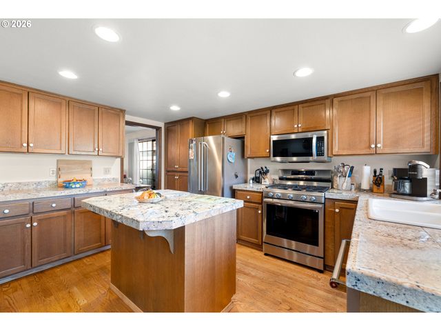 2112 Ne 158TH Ave, Portland, OR 97230