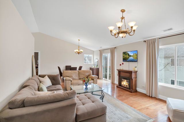 3355 Blue Ridge Drive, Carpentersville, IL 60110