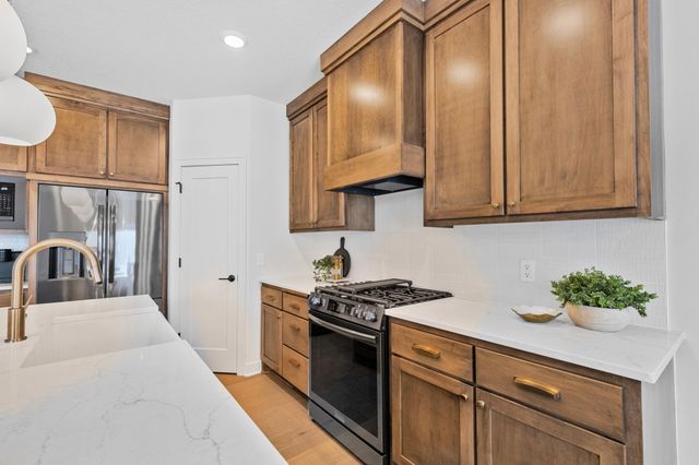 15593 Sycamore Street NW, Andover, MN 55304