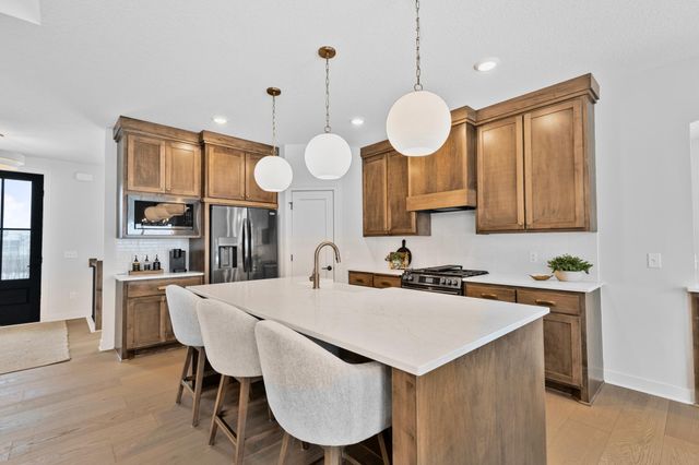 15593 Sycamore Street NW, Andover, MN 55304