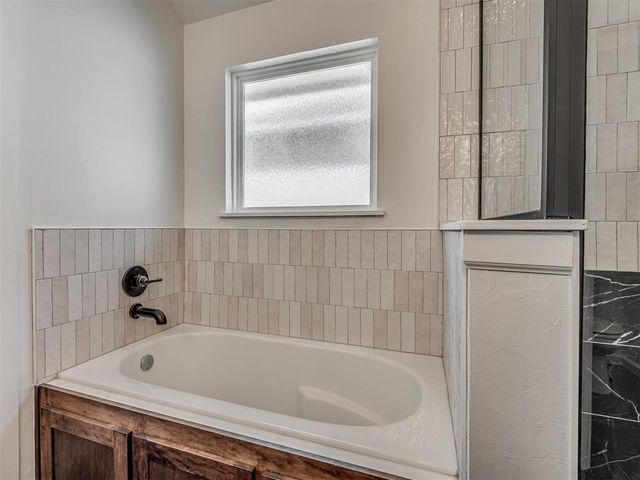 5101 Misty Wood Lane, Mustang, OK 73064