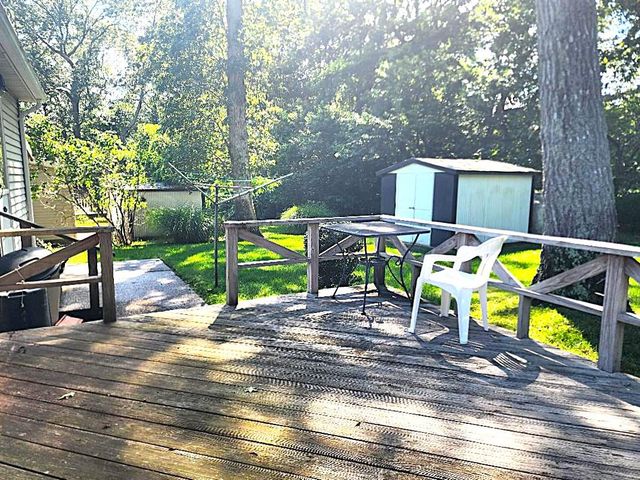 1407 Middle Road 48, Calverton, NY 11933