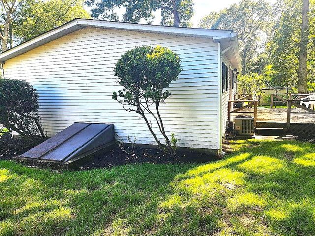 1407 Middle Road 48, Calverton, NY 11933