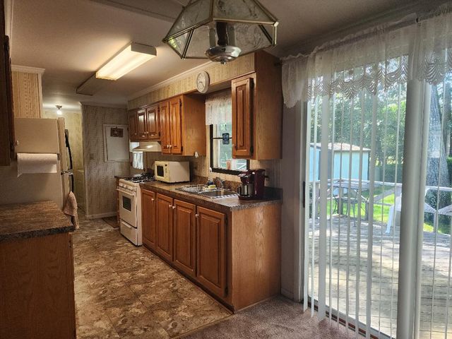 1407 Middle Road 48, Calverton, NY 11933