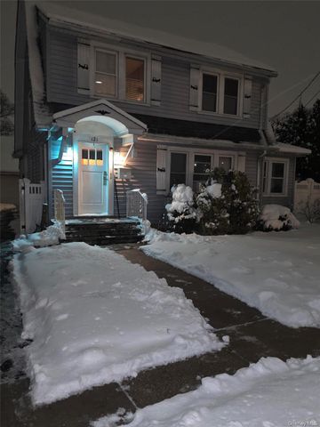 121 4th Street, Hicksville, NY 11801
