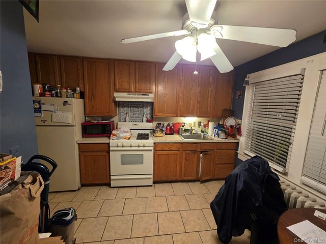 121 4th Street, Hicksville, NY 11801