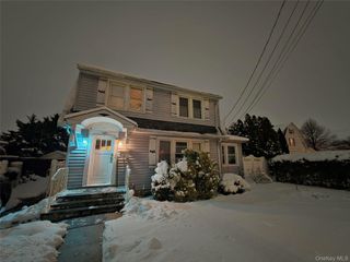 121 4th Street, Hicksville, NY 11801