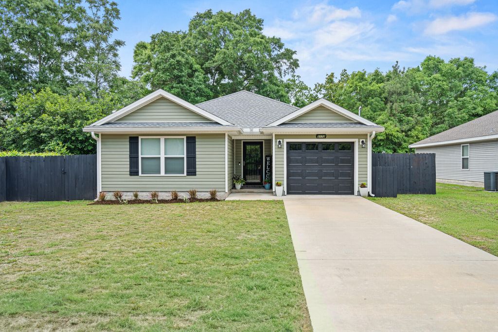 3172 Main Street, Crestview, FL 32539