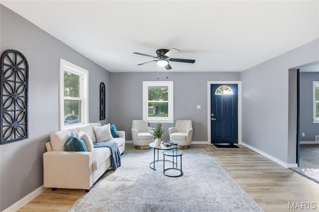 106 Guinzy Hill, Collinsville, IL 62234