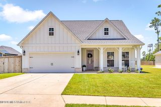6777 Maurepas Circle, Ocean Springs, MS 39564
