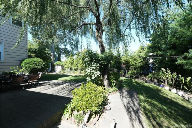 368 Merrifield Avenue, Oceanside, NY 11572