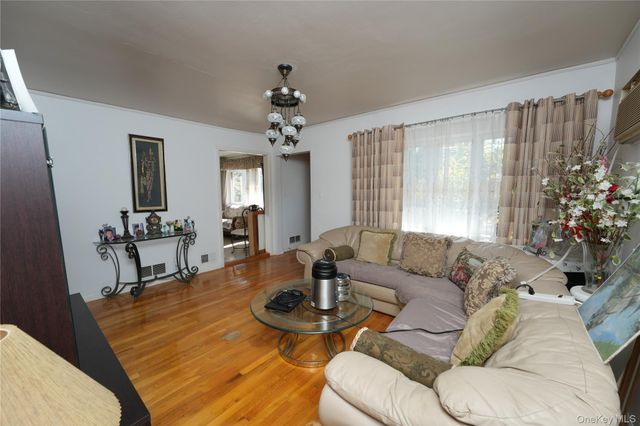 368 Merrifield Avenue, Oceanside, NY 11572
