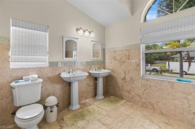1040 Bay Harbor DR, Englewood, FL 34224