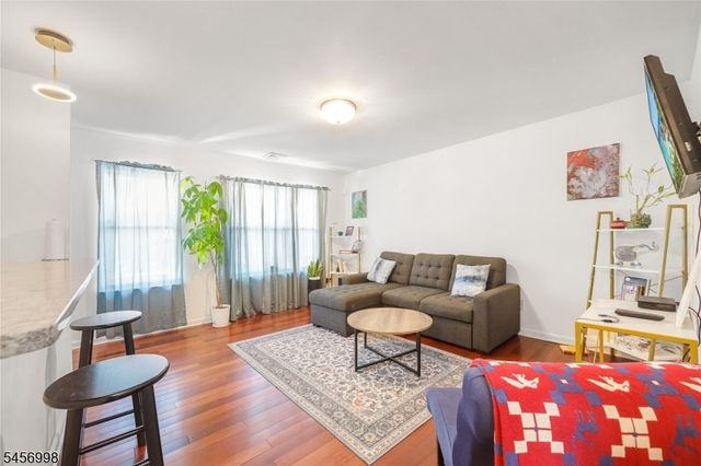 44 Coriander Way, Englewood City, NJ 07631