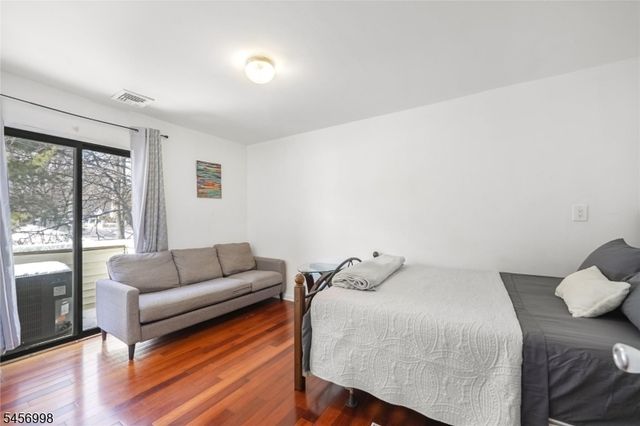 44 Coriander Way, Englewood City, NJ 07631