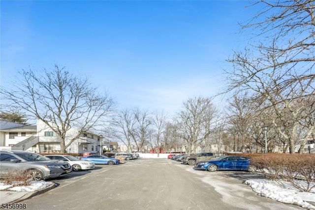 44 Coriander Way, Englewood City, NJ 07631