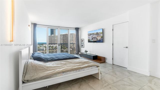 121 Golden Isles Dr 803, Hallandale Beach, FL 33009